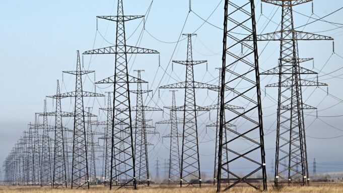 Высоковольтные ЛЭП - РИА Новости, 1920, 15.04.2026