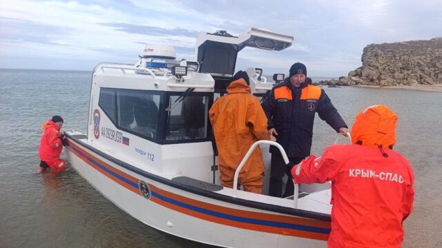 Поисково-спасательные работы в Азовском море - РИА Новости, 1920, 17.04.2026