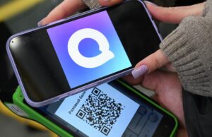 Оплата проезда через чат-бот мессенджера МАХ в общественном транспорте - РИА Новости, 1920, 13.04.2026