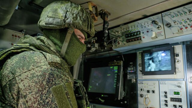 Боевая работа расчёта ЗРК Тор-М2 - РИА Новости, 1920, 23.04.2026