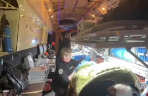 Четверо пострадавших в Нижнекамске, эвакуированных в Москву, находятся на ИВЛ Спецборт МЧС с 10 пострадавшими при пожаре на заводе Нижнекамскнефтехима в Татарстане - РИА Новости, 1920, 01.04.2026