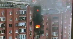 Пожар в жилом доме в Уфе после попадания украинского БПЛА - РИА Новости, 1920, 02.04.2026