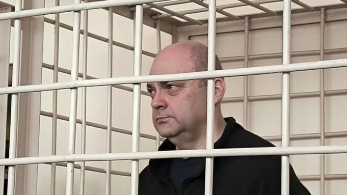 Бывший губернатор Курской области Алексей Смирнов на заседании в Ленинском районном суде Курска - РИА Новости, 1920, 06.04.2026