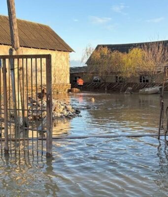 Подтопленная улица в селе Адильотар Хасавюртовского района Дагестана - РИА Новости, 1920, 02.04.2026