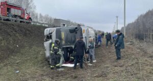 На месте ДТП с участием автобуса, перевозившего детей, в Саратовской области - РИА Новости, 1920, 04.04.2026