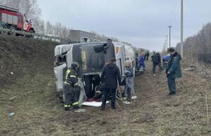 На месте ДТП с участием автобуса, перевозившего детей, в Саратовской области - РИА Новости, 1920, 03.04.2026