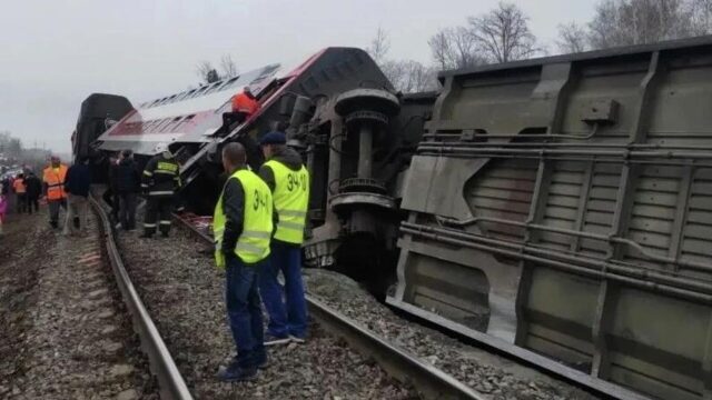 На месте схода вагонов поезда в Ульяновской области - РИА Новости, 1920, 03.04.2026