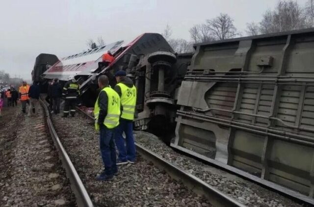 Пассажирский поезд сошел с рельсов в Ульяновской области