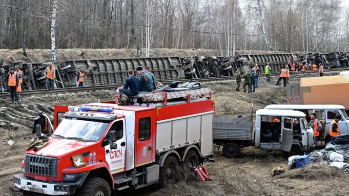 На месте схода вагонов поезда в Ульяновской области. 3 апреля 2026 - РИА Новости, 1920, 05.04.2026