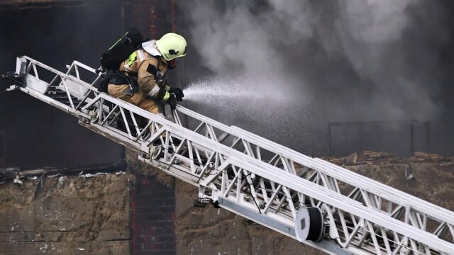 Тушение пожара - РИА Новости, 1920, 25.04.2026