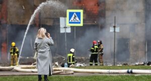 Тушение пожара в торговом центре Гиант в Калининграде - РИА Новости, 1920, 06.04.2026