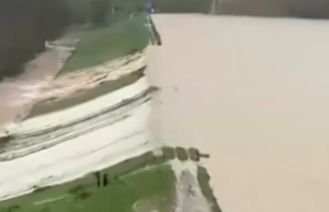 В Дербентском районе эвакуировали более 350 человек после прорыва дамбы Прорыв дамбы на Геджухском водохранилище - РИА Новости, 1920, 06.04.2026