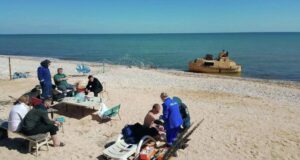 Спасшиеся с затонувшего в Азовском море сухогруза Волго-Балт моряки - РИА Новости, 1920, 09.04.2026