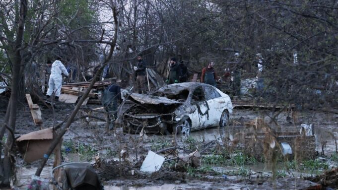 Ликвидация последствий подтоплений в посёлке городского типа Мамедкала в Дербентском районе Дагестан - РИА Новости, 1920, 07.04.2026