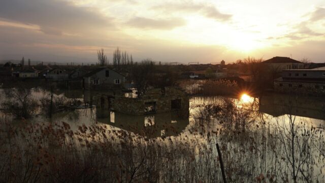 Подтопленные жилые дома в посёлке городского типа Мамедкала в Дербентском районе Дагестана - РИА Новости, 1920, 07.04.2026