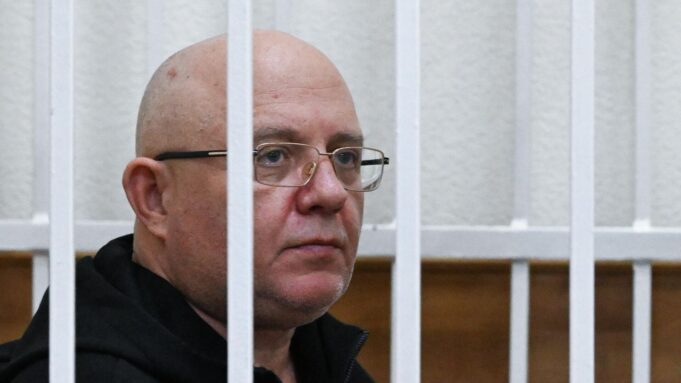 Экс-министр тарифной политики Красноярского края Александр Ананьев в Железнодорожном районном суде Красноярска - РИА Новости, 1920, 07.04.2026