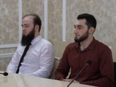 Двух жителей Хасавюрта наградили за спасение собак во время подтоплений Джанибек Арсланов и Ахмаду Исмаилов на церемонии награждения - РИА Новости, 1920, 07.04.2026