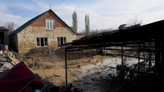 Один из затопленных участков в поселке в Дагестане - РИА Новости, 1920, 10.04.2026