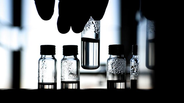 Пробирки с пробами воды - РИА Новости, 1920, 13.04.2026