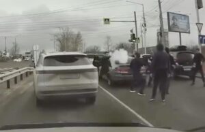 Дорожный конфликт со стрельбой в Иркутске - РИА Новости, 1920, 09.04.2026