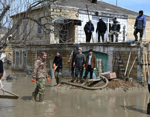 Ликвидация последствий наводнения в поселке Мамедкала Дербентского района Дагестана - РИА Новости, 1920, 12.04.2026