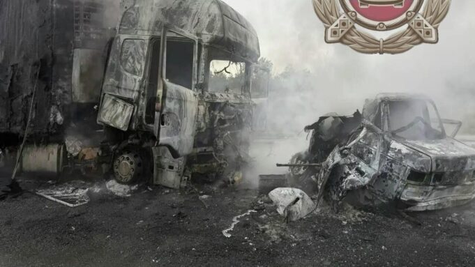 ДТП с участием фуры и легкового автомобиля в Красноармейском районе Саратовской области - РИА Новости, 1920, 12.04.2026