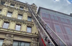 Тушение пожара в здании на Невском проспекте в Петербурге - РИА Новости, 1920, 13.04.2026