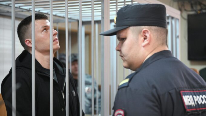 Артем Чекалин на оглашении приговора в Гагаринском районном суде в Москве - РИА Новости, 1920, 13.04.2026