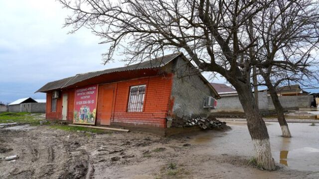 "Не знаем, чего ждать". Разрушенный магазин