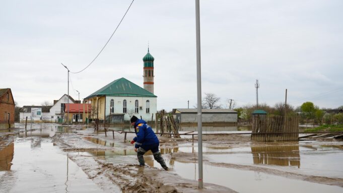 Центральная улица в селе адильотар - РИА Новости, 1920, 14.04.2026