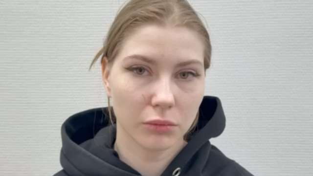 Девушка из Саранска, сделавшая кальян на куличе - РИА Новости, 1920, 30.04.2026