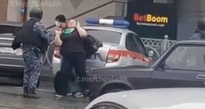 Кадр видео нападения на букмекерскую контору во Владикавказе - РИА Новости, 1920, 14.04.2026