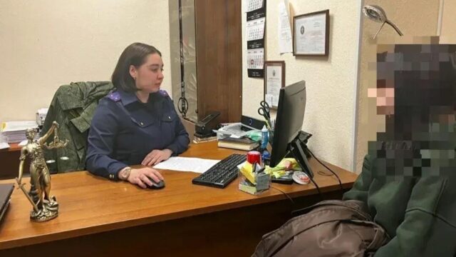 Допрос девушки, которая выложила фото кулича и секс-игрушки - РИА Новости, 1920, 15.04.2026