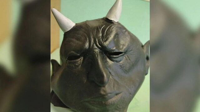 Маска жителя Тулы, в которой он кричал Христо Воскресе и пугал людей - РИА Новости, 1920, 27.04.2026