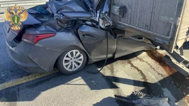 В Татарстане четыре человека погибли при столкновении легковушки с грузовиком ДТП с участием автомобиля Hyundai Solaris и грузовика на трассе в Татарстане - РИА Новости, 1920, 16.04.2026