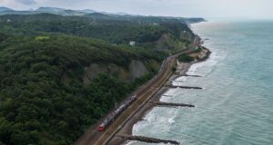 Железная дорога на побережье Черного моря в Туапсинском районе - РИА Новости, 1920, 20.04.2026