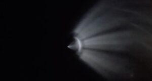 Световое явление над Лапландией после запуска российской ракеты-носителя с Плесецка - РИА Новости, 1920, 17.04.2026