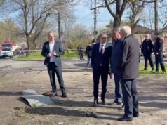 Глава Северной Осетии Сергей Меняйло на месте взрыва во Владикавказе - РИА Новости, 1920, 17.04.2026