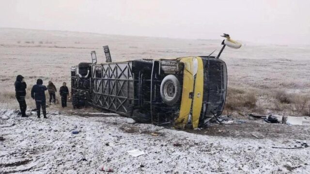 Автобус, опрокинувшийся в Забайкальском крае - РИА Новости, 1920, 18.04.2026