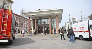 Машины экстренных служб у станции Московского метрополитена Чистые пруды - РИА Новости, 1920, 21.04.2026