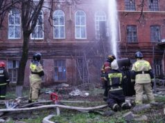 Сотрудники МЧС ликвидируют пожар в производственном здании в Иваново - РИА Новости, 1920, 23.04.2026