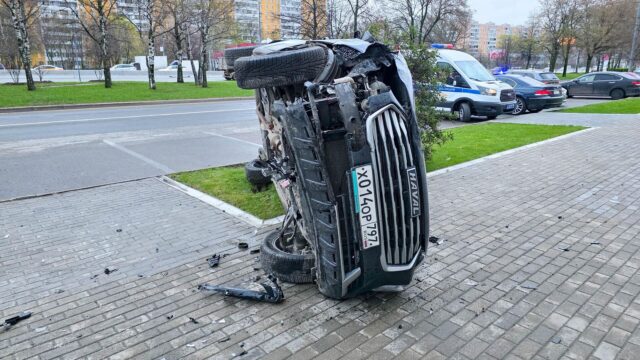 Последствия ДТП на Алтуфьевском шоссе - РИА Новости, 1920, 23.04.2026