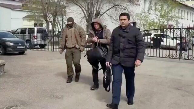 Задержание Ратмира Мавлиева. 28 апреля 2026 - РИА Новости, 1920, 30.04.2026