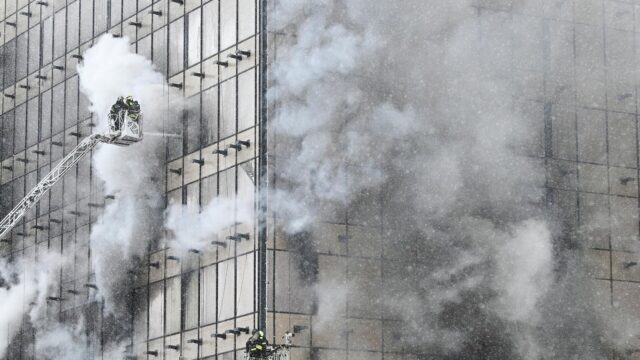 Пожар в строящемся ЖК СОУЛ в Москве - РИА Новости, 1920, 28.04.2026