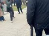 В Екатеринбурге мужчина пытался напасть на губернатора, но его скрутила охрана.