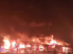 ТЦ «Апельсин» горит в Новосибирской области.