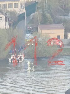 Двух детей госпитализировали после опрокидывания катера в Красногорске.