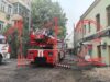 Второй час в центре Москвы тушат пожар в баре «Подозрительные лица».