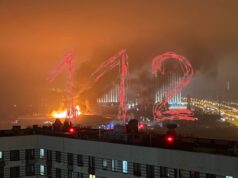 Площадь пожара у «Кремля в Измайлово» увеличилась до трёх тысяч квадратных метров. Площадь пожара у «Кремля в Измайлово» увеличилась до трёх тысяч квадратных метров.