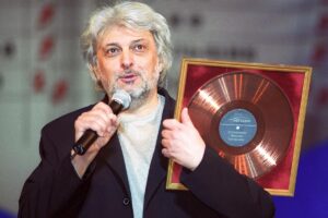 Один из эпизодов мошенничества с авторскими правами в деле издательства «Джем» связан с композитором